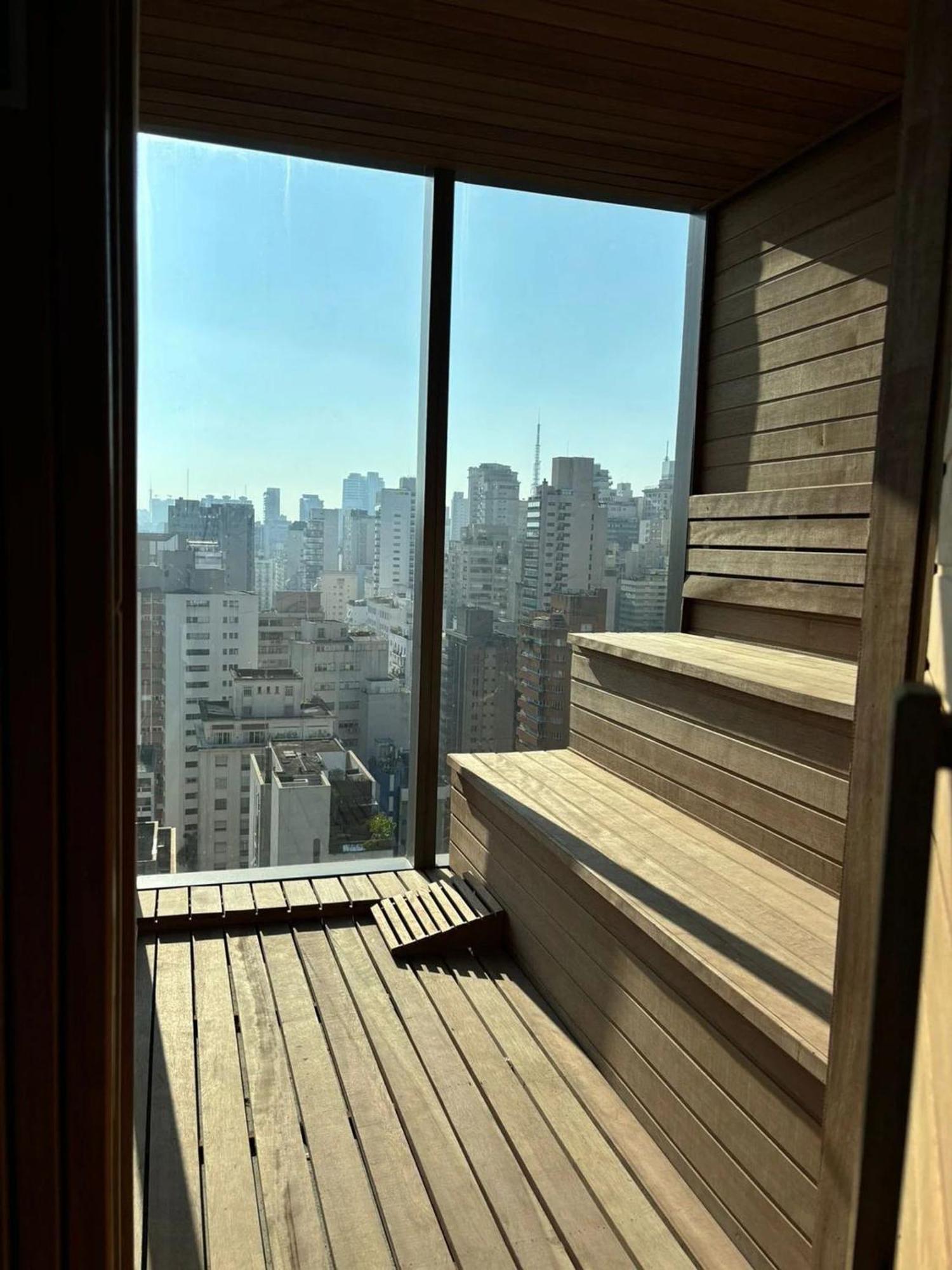 Na Avenida 9 De Julho Ii * Sao Paulo